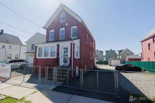 28 Union St, Carteret, NJ 07008 - Photo 3