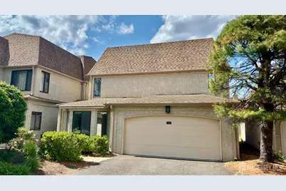 21 Carriage Place, Edison, NJ 08820 - Photo 1
