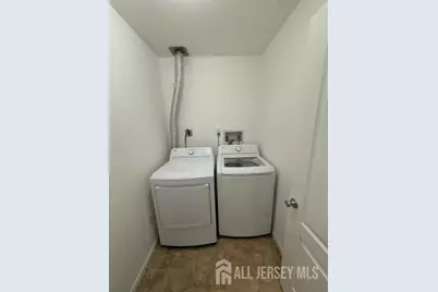 55 Renaissance Lane, New Brunswick, NJ 08901 - Photo 21
