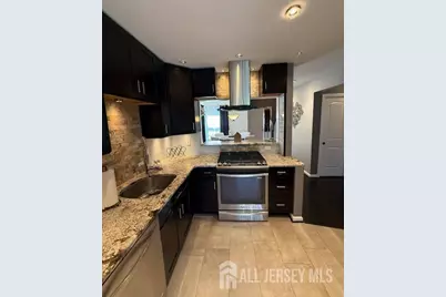 55 Renaissance Lane, New Brunswick, NJ 08901 - Photo 11