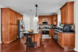 17 Rachel Ln, Monroe Township, NJ 08831 - Photo 3