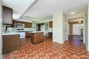 23 Gulick Ln, Plainsboro Township, NJ 08536 - Photo 9