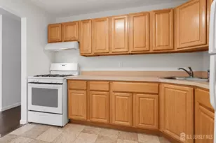 288 College Dr, Edison, NJ 08817 - Photo 11