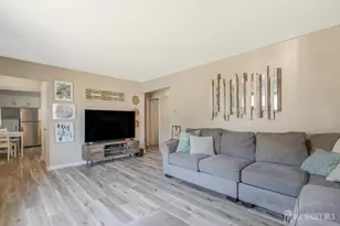 8 Pierrepont Ave, Middlesex, NJ 08846 - Photo 5
