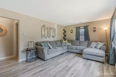 8 Pierrepont Avenue, Middlesex, NJ 08846 - Photo 3