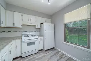 1612 Woodbridge Commons Way, Iselin, NJ 08830 - Photo 5