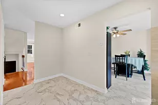3906 Victoria Ct, Edison, NJ 08817 - Photo 35