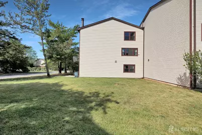 3906 Victoria Court, Edison, NJ 08817 - Photo 9