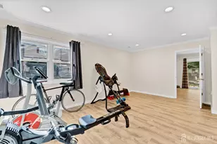 3906 Victoria Ct, Edison, NJ 08817 - Photo 21