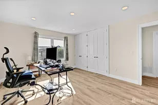 3906 Victoria Ct, Edison, NJ 08817 - Photo 43