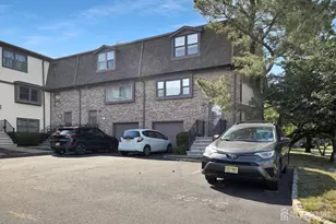 3906 Victoria Ct, Edison, NJ 08817 - Photo 3