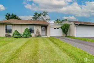 27 Larch Plaza, Monroe Township, NJ 08831 - Photo 1