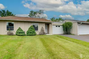 27 Larch Plaza, Monroe Township, NJ 08831 - Photo 19