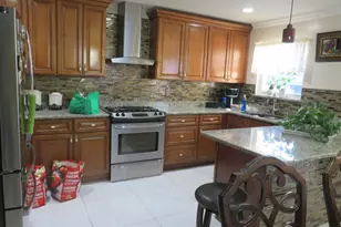 336 Sutton St, Perth Amboy, NJ 08861 - Photo 3