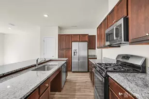 228 Park Ln, Dunellen, NJ 08812 - Photo 5