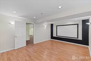 302 Wellington Park Dr, South Brunswick Township, NJ 08540 - Photo 23