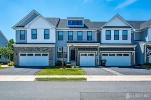 14 Hyacinth Ln, Monroe Township, NJ 08831 - Photo 1
