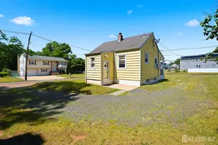 350 Suttons Ln, Edison, NJ 08817 - Photo 15