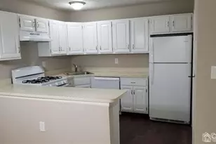 255 W Wycoff Way W, East Brunswick Township, NJ 08816 - Photo 7