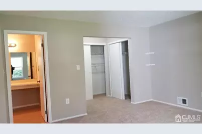 255 W Wycoff Way W, East Brunswick Township, NJ 08816 - Photo 17