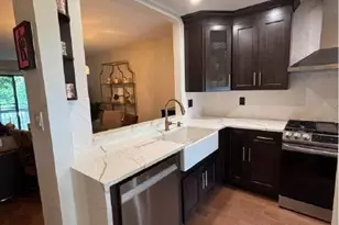 1104 Woodbridge Commons Way, Iselin, NJ 08830 - Photo 7