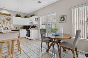 1 Umberland Pl, Monroe Township, NJ 08831 - Photo 15