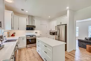 18 Mayercik Ct, Edison, NJ 08820 - Photo 11