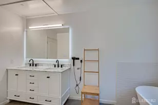 18 Mayercik Ct, Edison, NJ 08820 - Photo 23