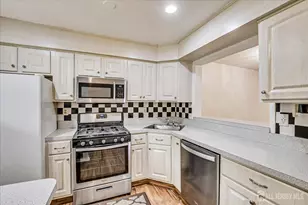 12 Tulip Ct, Edison, NJ 08820 - Photo 7