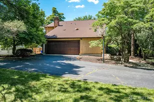 8 Parkside Dr, North Brunswick Township, NJ 08902 - Photo 5