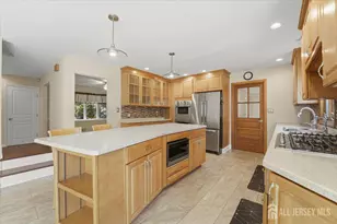 6 King Arthurs Ct, Edison, NJ 08820 - Photo 21