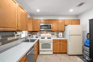 123 Chariot Ct, Piscataway Township, NJ 08854 - Photo 9