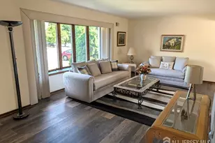 56 Wintergreen Ave E, Edison, NJ 08820 - Photo 7