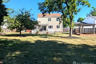 56 Wintergreen Ave E, Edison, NJ 08820 - Photo 9