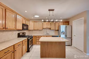 280 Mockingbird Dr, Monroe Township, NJ 08831 - Photo 15