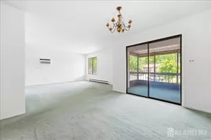 162 Cross Slope Ct, Manalapan Township, NJ 07726 - Photo 3
