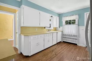 31 Warwick Rd, Colonia, NJ 07067 - Photo 13