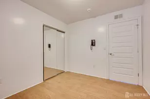 25 Marshall Dr, Edison, NJ 08817 - Photo 47