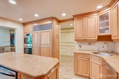 25 Marshall Drive, Edison, NJ 08817 - Photo 17