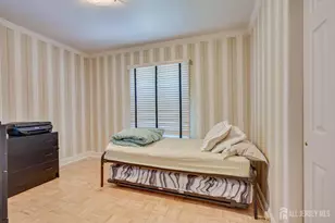 25 Marshall Dr, Edison, NJ 08817 - Photo 37