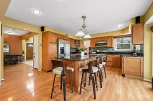 9 Chipwood Ln, North Brunswick Township, NJ 08902 - Photo 13