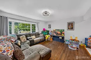 8 Alpine Ct, East Brunswick Township, NJ 08816 - Photo 7