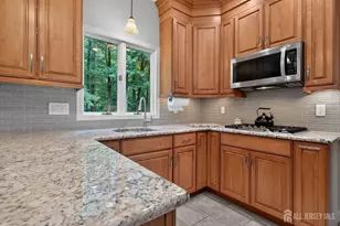 38 Plains Gap Rd, North Brunswick Township, NJ 08902 - Photo 9