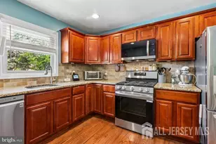 127 Poplar St, Fords, NJ 08863 - Photo 5