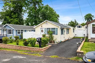 77 Pacific Blvd, Old Bridge Township, NJ 07735 - Photo 9