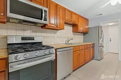 19 Linda Lane, Edison, NJ 08820 - Photo 9
