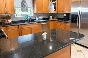 346 Thomas St, Perth Amboy, NJ 08861 - Photo 3