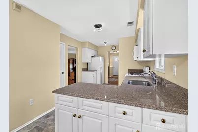111 Sassafras Court, North Brunswick Township, NJ 08902 - Photo 15