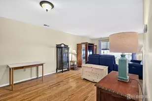 111 Sassafras Ct, North Brunswick Township, NJ 08902 - Photo 9