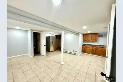 35 N Fiat Avenue, Iselin, NJ 08830 - Photo 41
